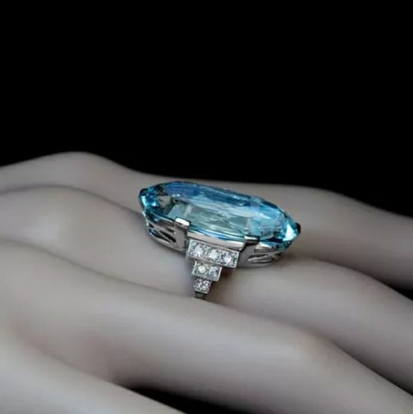 New Extra Large Oval Light Blue Ring - Picture 3 of 5